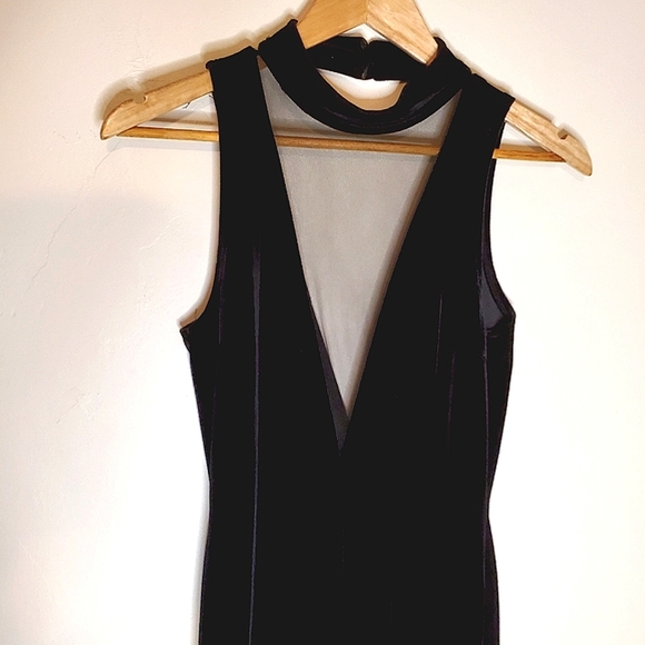 Black Velvet 80s Sleeveless Halter Dress with Low-Cut Mesh Front Chest - Picture 6 of 15